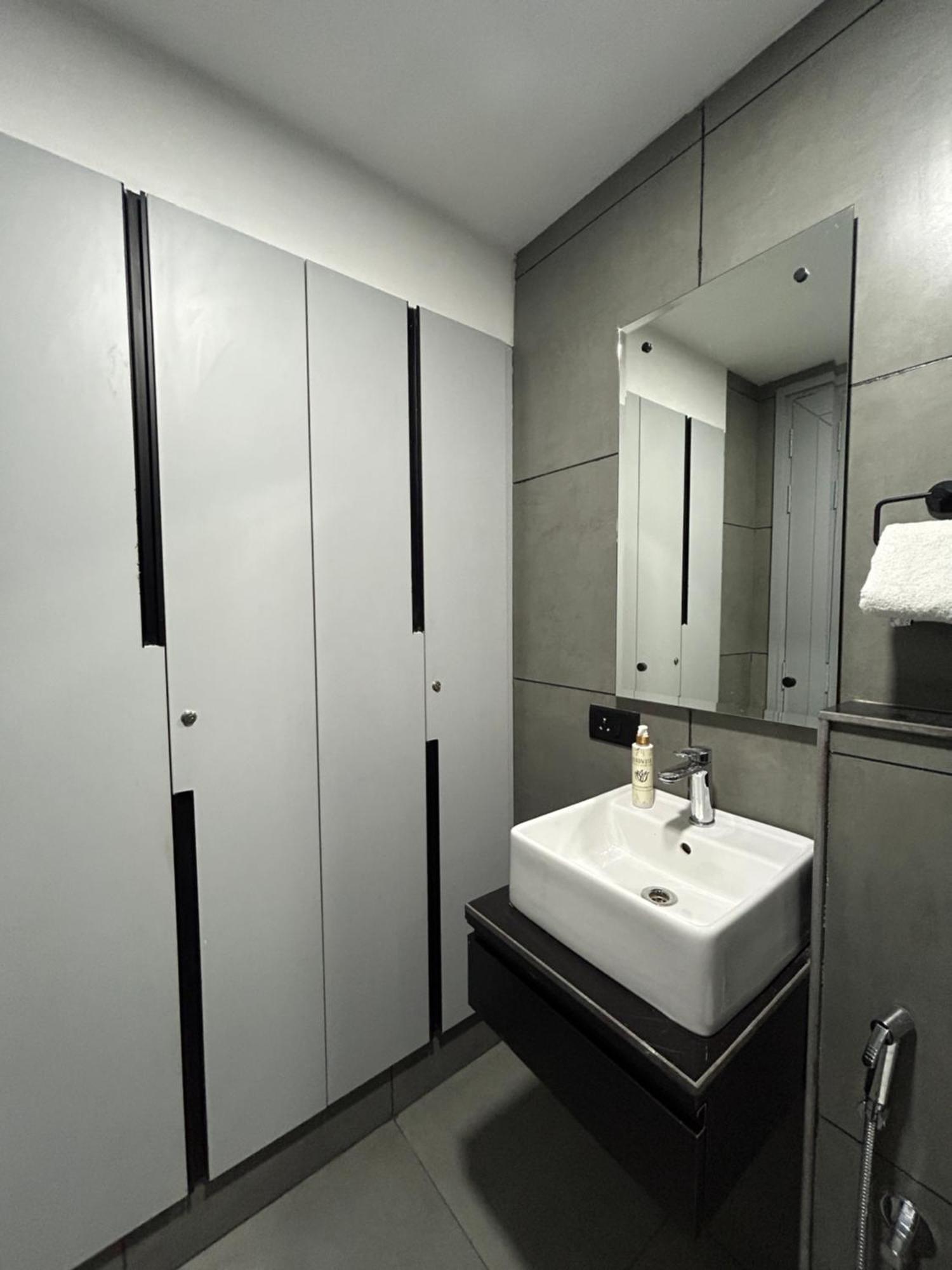 Bedchambers Serviced Apartment, Golf Course, Gurgáon Exteriér fotografie