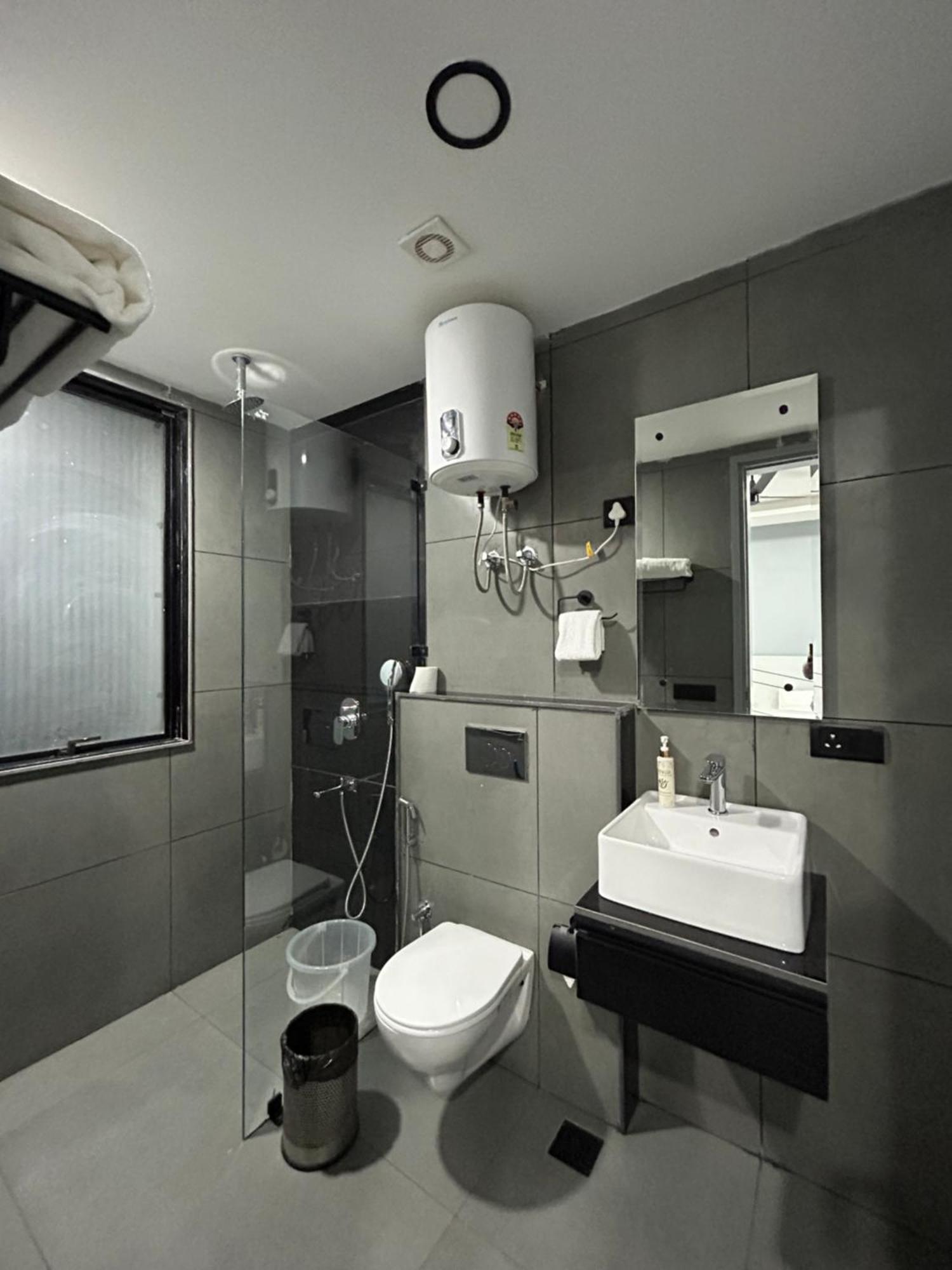 Bedchambers Serviced Apartment, Golf Course, Gurgáon Exteriér fotografie