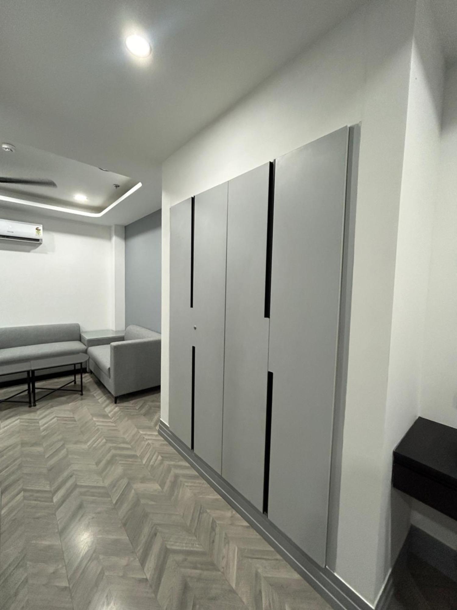 Bedchambers Serviced Apartment, Golf Course, Gurgáon Exteriér fotografie