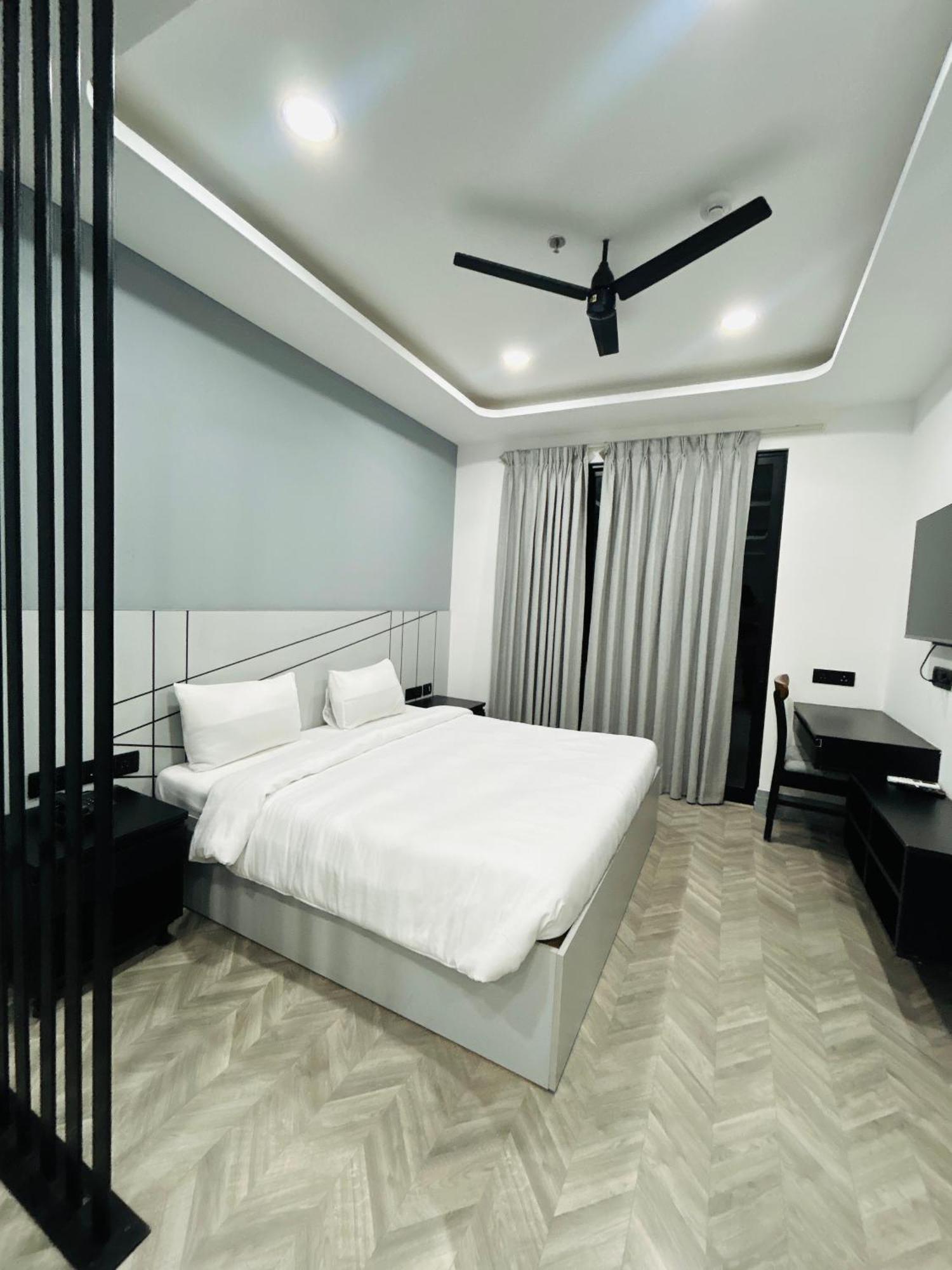 Bedchambers Serviced Apartment, Golf Course, Gurgáon Exteriér fotografie
