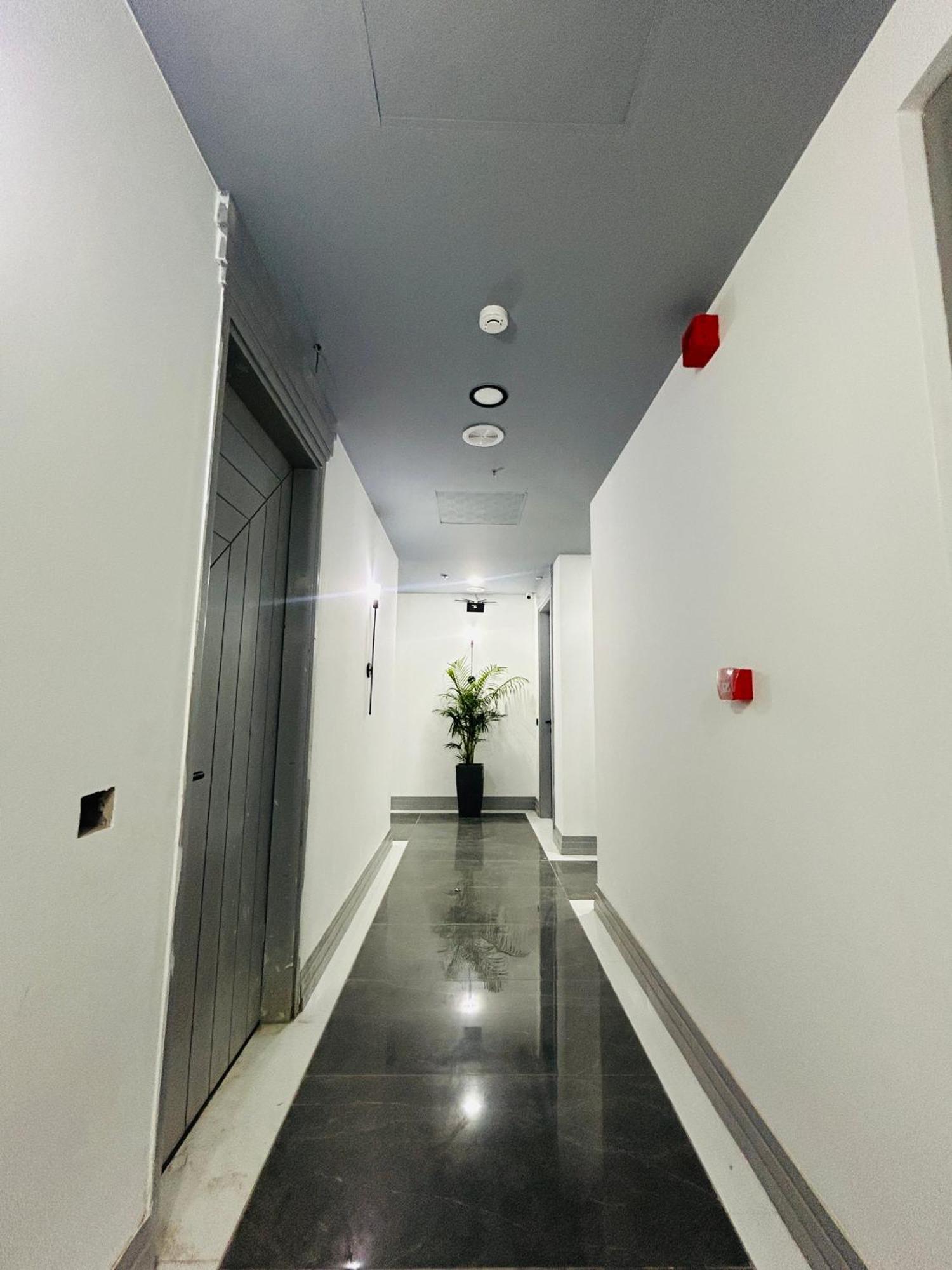 Bedchambers Serviced Apartment, Golf Course, Gurgáon Exteriér fotografie